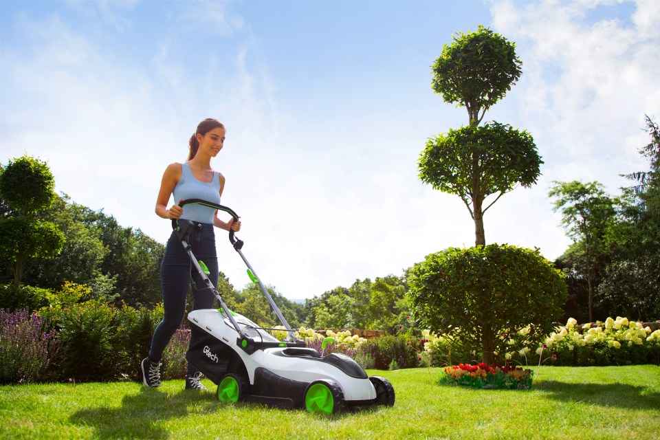 Make your mowing quick and efficient thanks to powerful blade settings